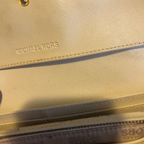 Michael Kors wallet for women’s - Picture 8 of 8